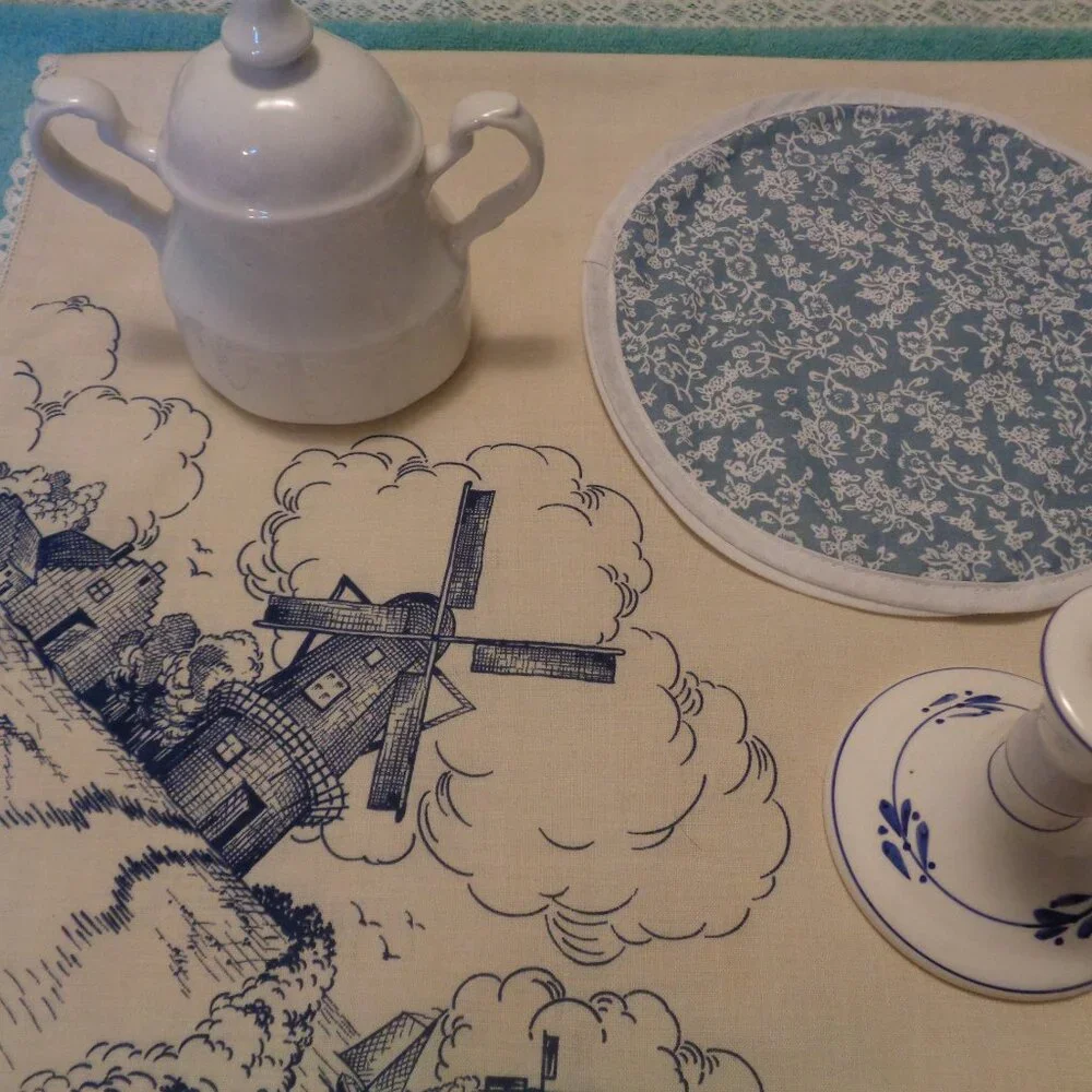 VINTAGE RETRO POTTERY SUGAR BLUE WHITE CANDLEHOLDER DUTCH LINEN ROLL HOL…